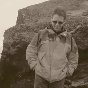 George B. Moore, excatedrático de la Universidad de Colorado, Boulder