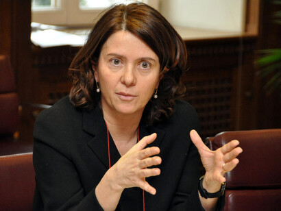 Francesca Pasinelli  durante un convegno