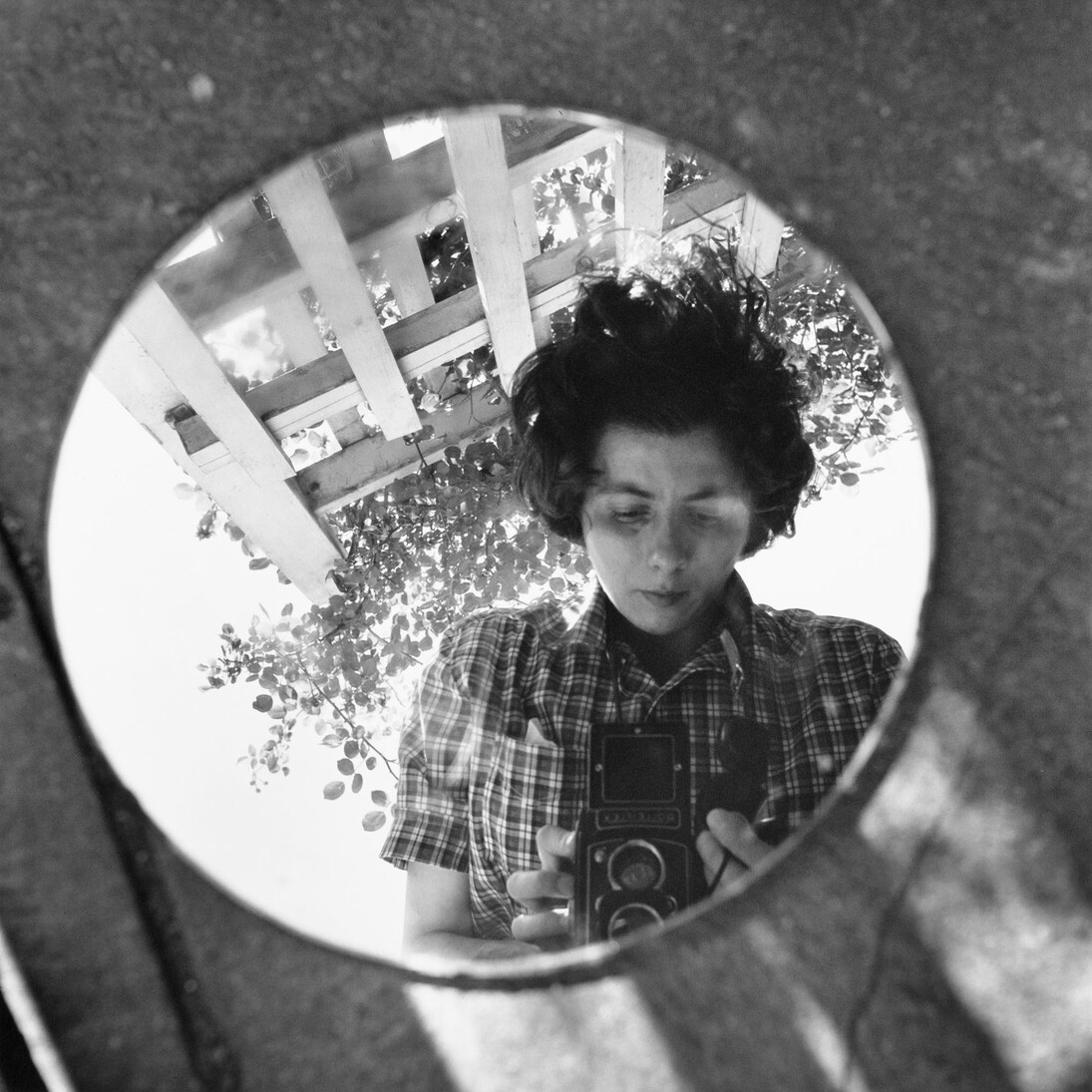 Vivian Maier, Self-Portrait, Undated, 40x50 cm(16x20 inch.) , © Vivian Maier/Maloof Collection, Courtesy Howard Greenberg Gallery, New York