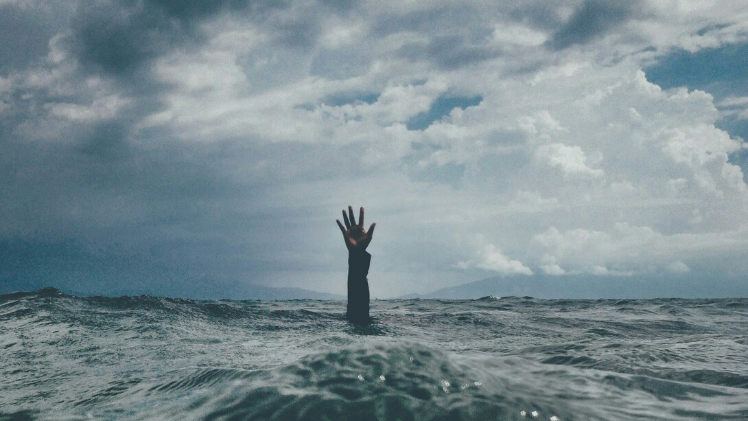 A vida exige de nós muito mais do que damos a ela e mesmo assim ainda é muito generosa com nossos erros, ou apesar deles. Errar é parte da vida, mas é importante se corrigir antes de seguir em frente