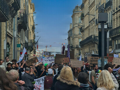 Protestas sociales alrededor del mundo. La justicia social y la paz deben ser temas centrales para todos los gobiernos e instituciones internacionales