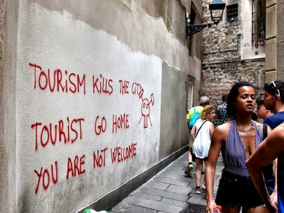 Pintada contra el turismo masivo en Barcelona