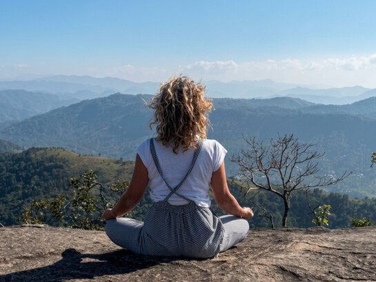 Un décor de carte postale, pour une histoire qui ne le sera pas : du rêve du Kerala à l’épreuve des réalités