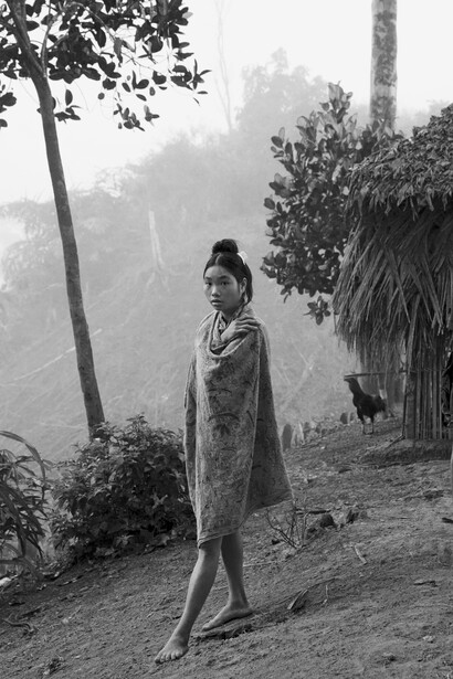 Pierre de Vallombreuse, Jeune fille Palawan
(Palawan young woman), Courtesy Galerie Argentic © Pierre de Vallombreuse