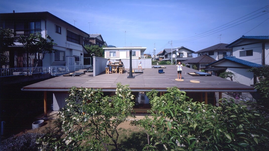 Tezuka Architects (Takaharu + Yui Tezuka), Roof House, 2001 © Katsuhisa Kida/FOTOTECA. Courtesy of Maxxi
