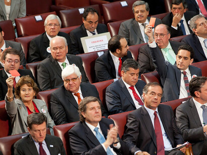 Congreso Nacional Senadores y Diputados en el Salón de Honor del Congreso Nacional en Valparaíso, Chile. El país debe dar pasos innovadores para mejorar su capacidad de gobernar