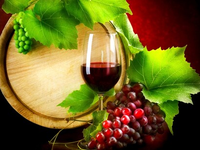 Vino rosso proveniente da una botte