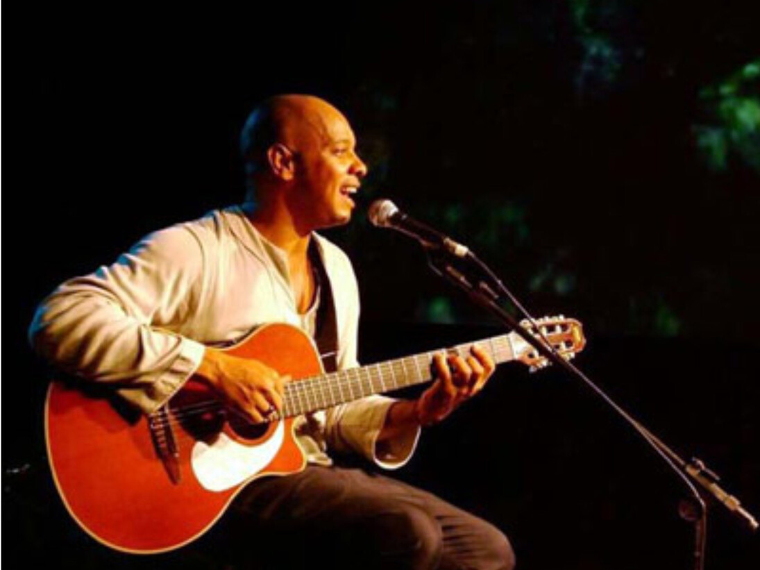 O cantor Vander Lee ao Vivo