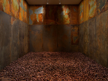 Chiffon Thomas, Ribbon sharp, exhibition view. Courtesy of Galerie Perrotin