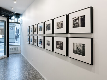 Helen Levitt, Manhattan transit, exhibition view. © Cloé Zielinski, Courtesy of Zander Galerie