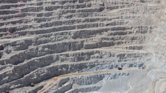Mina de cobre, Chuquicamata, Calama, Chile 2016
Vista interior de Chuquicamata, una mina de cobre nacionalizada situada a 2,850m de altura sobre el nivel del mar en las cercanías de la ciudad de Calama, norte de Chile. Chuquicamata es la mayor mina de cobre abierta del mundo por volumen excavado y se comenzó en 1882 para extraer oro y cobre