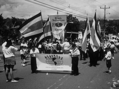 Desfile de celebración de la independencia, en Turrialba. Foto: Luko Hilje