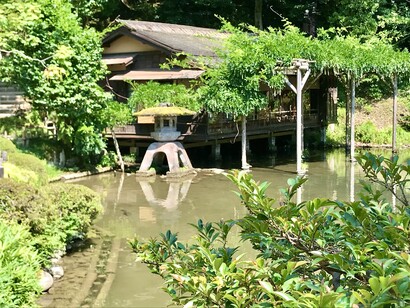 Stone lantern sculpture, Kenrokuen © Alma Reyes
