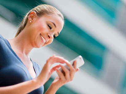 Consultando las redes sociales