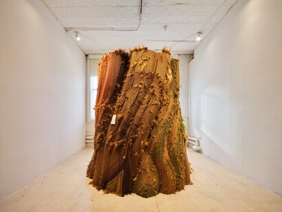 Varios artistas, Pass carry hold. Studio museum artists in residence 2023–24, vista de exhibición. Cortesía de MoMA PS1