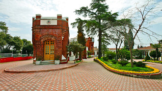 To revive the traditional Turkish tile and porcelain art, a porcelain factory named “Yıldız Çini Fabrika-i Hümâyûnu” was established in the garden of Yıldız Palace by Sultan II. Abdülhamid (1876-1909) in the early 1890s. The factory, which was severely damaged in the earthquake of 1894, was rebuilt by Italian architect Raimondo D’Aronco in the same year