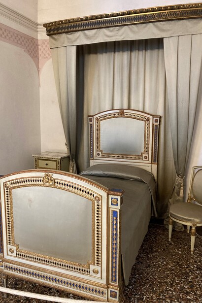 Il letto di Napoleone Bonaparte , Villa Manin, Passariano, Friuli, Italia. Foto di Flavius Roversi