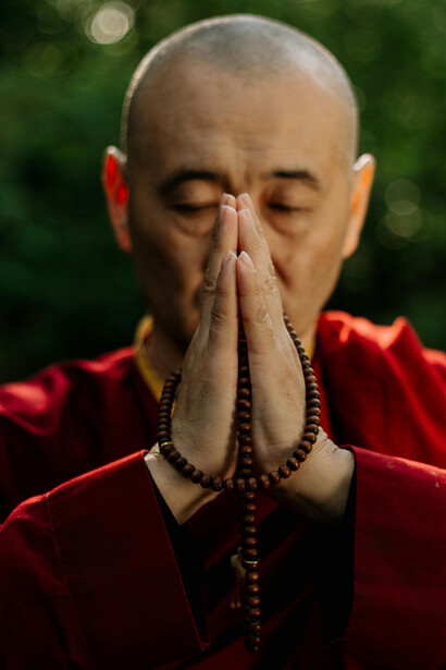 No Brasil, a recente mobilização em solidariedade às vítimas das enchentes no Rio Grande do Sul destaca o potencial transformador da união religiosa