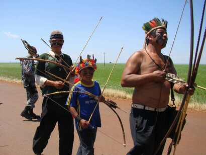 Los guaraníes sienten una profunda conexión con su tierra y han protestado contra su robo y destrucción. © CIMI
