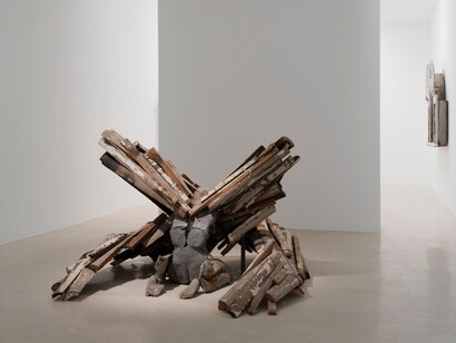 Chiffon Thomas, Ribbon sharp, exhibition view. Courtesy of Galerie Perrotin