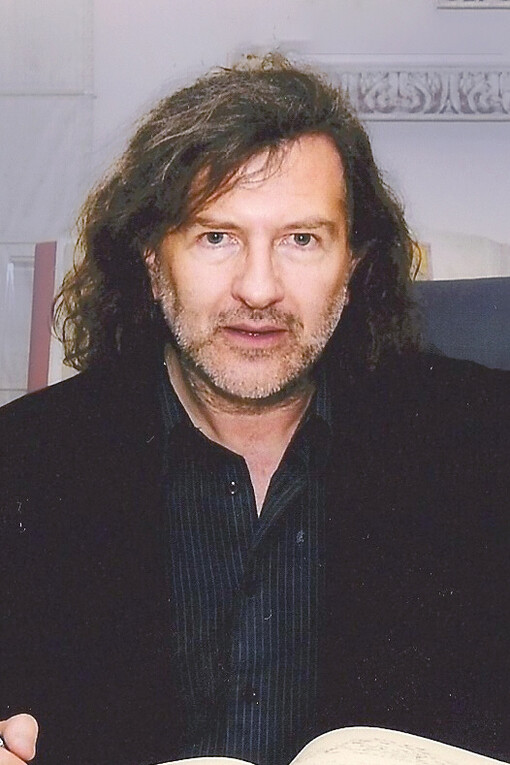 La visita de Rodríguez Fer a la Casa del Escritor se convirtió en un encuentro entrañable de diálogo, poesía y memoria compartida