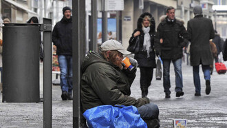Desigualdad económica: la política individualizada, la que no procura el bienestar social, sino que perpetua el beneficio individual tiene su origen en el deterioro del Estado