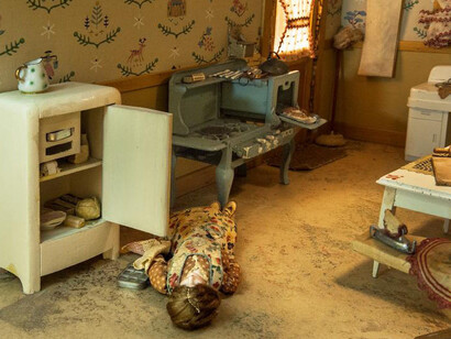 Frances Glessner Lee, Kitchen (detail), about 1944-46. Collection of the Harvard Medical School, Harvard University,
Cambridge, MA, courtesy of the Office of the Chief Medical Examiner, Baltimore, MD