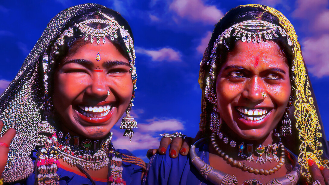India, Stato del Rajasthan – Ragazze in abito tradizionale durante la Fiera dei Cammelli di Pushkar