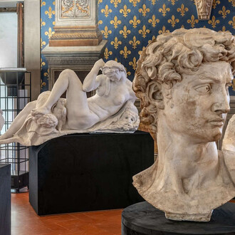 Varios artistas, Miguel Ángel y el poder, vista de exhibición. Cortesía del Palacio Vecchio