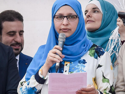 Sumaya Abdel Qader a un comizio