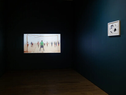 Varios artistas, Once upon a field, vista de exhibición. Cortesía de Galería Mariane Ibrahim
