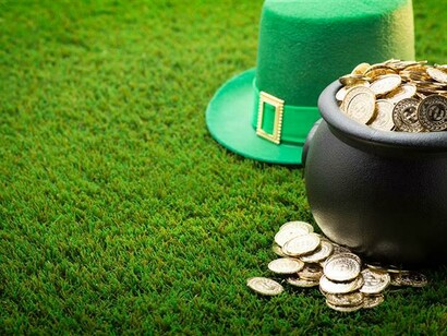 Gorro verde y monedas de oro... un leprechaun anda cerca