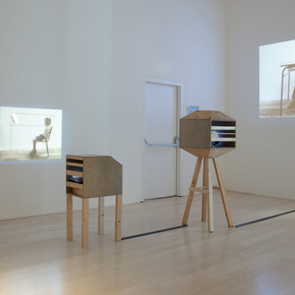 Black mirror. The long shadow of the future, exhibition view. Courtesy of Ludwig Museum