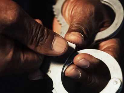 Discursos calorosos são proferidos exigindo a diminuição da maioridade penal para que crianças e adolescentes menores de 18 anos possam cumprir penas no sistema prisional, assim como adultos