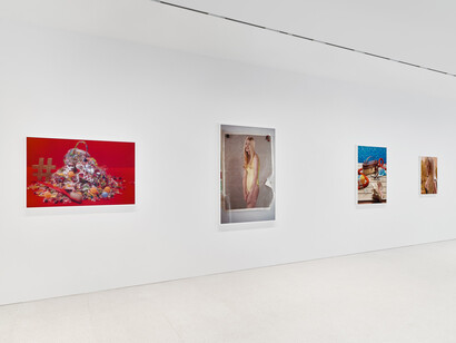 Roe Ethridge,Happy birthday Louise Parker II, exhibition view. Courtesy of Gagosian Gallery