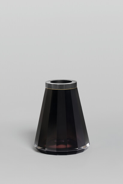 Anna Dickinson, Black Faceted Vessel with Steel and Gold Plated rim, 2015, 21.5 x 17.5 cm, ©Robert Hall Photography