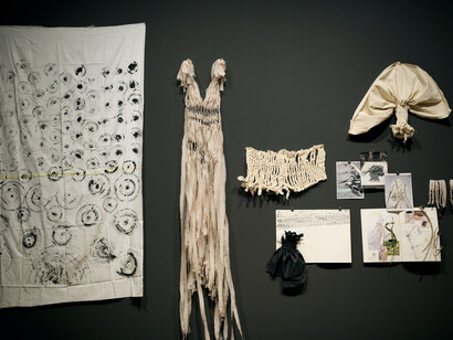 Fashion x craft: echoes of tomorrow, exhibition view. Courtesy of Gemäldegalerie