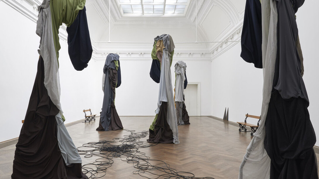 Sandra Mujinga, Time as a shield, Ausstellungsansicht. Mit freundlicher Genehmigung der Kunsthalle Basel