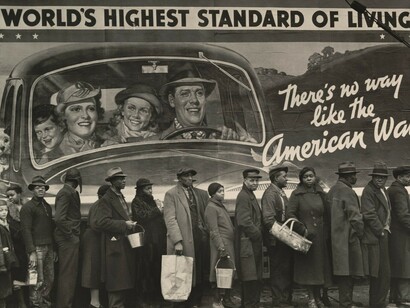 Margaret Bourke-White, persone di colore, in attesa della distribuzione di un pasto