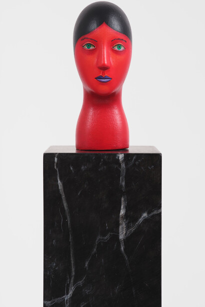 Nicolas Party, Head, 2023, acrylic and oil on wood, 10x6.5x5 cm, pedestal: 130x10x10 cm © Nicolas Party, photo by Thomas Barratt. Courtesy the artist & Hauser & Wirth
