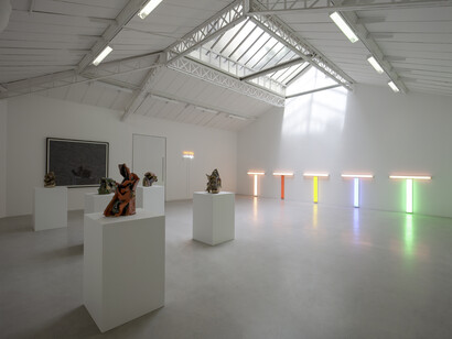 View of the exhibition “Double Eye Poke: Lynda Benglis, Dan Flavin, Sol LeWitt, Bruce Nauman”, kamel mennour (6 rue du Pont de Lodi), Paris, 2015, Curator: Béatrice Gross © Photo. Fabrice Seixas © Lynda Benglis / ADAGP, Paris © Sol LeWitt / ADAGP, Paris, Courtesy Pace, New York
© Bruce Nauman / ADAGP, Paris, Collection Sylvio Perlstein, Belgium © Dan Flavin / ADAGP, Paris, PANZACOLLECTION, Mendrisio, Suisse
Courtesy the artists 

