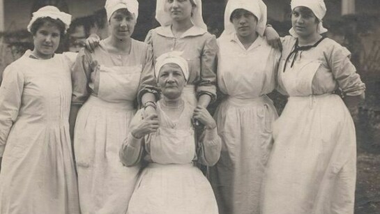 Addette all'assistenza materna. Foto: Archivi Unione Femminile Nazionale