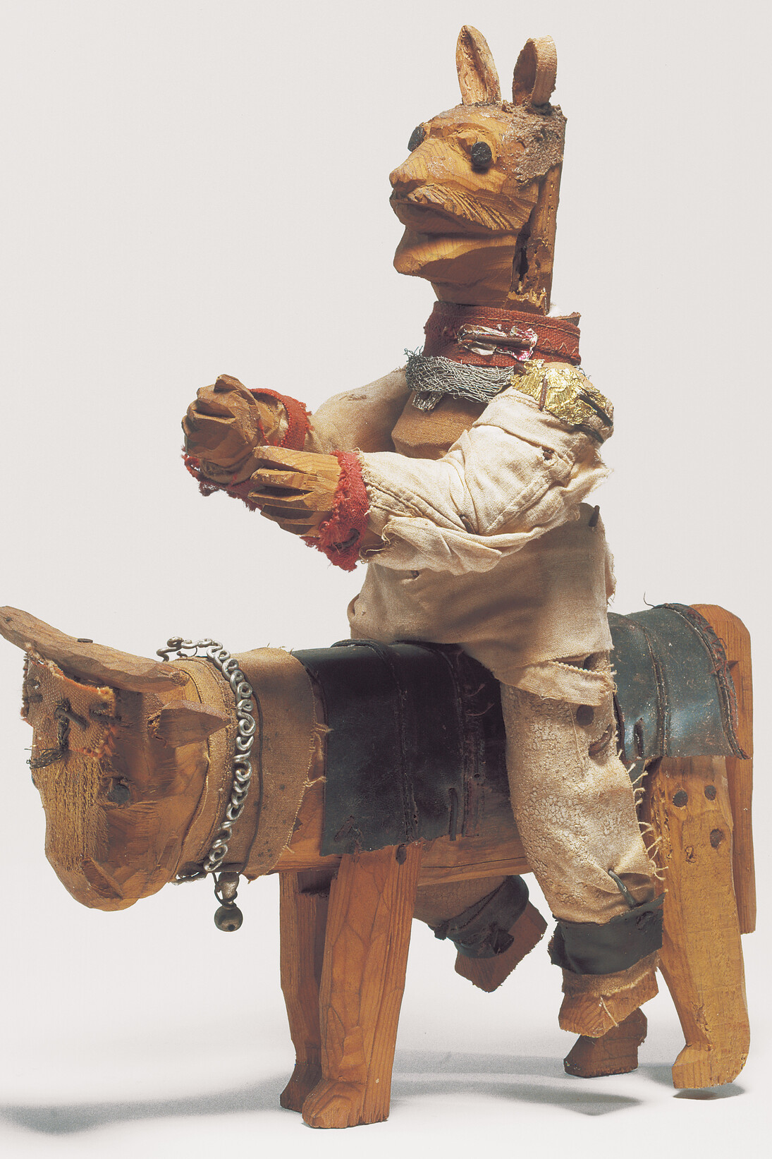 Auguste Forestier, entre 1935 et 1949, assemblage de matériaux divers, 33,2 × 27 × 11,5 cm. Collection abcd