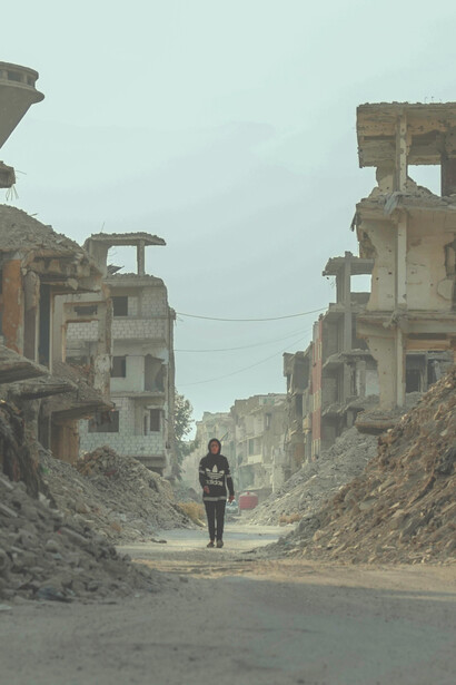 Au-delà des décombres, les gestes du quotidien traduisent la détermination des populations à continuer de vivre malgré les conséquences du conflit, Daraa en Syrie