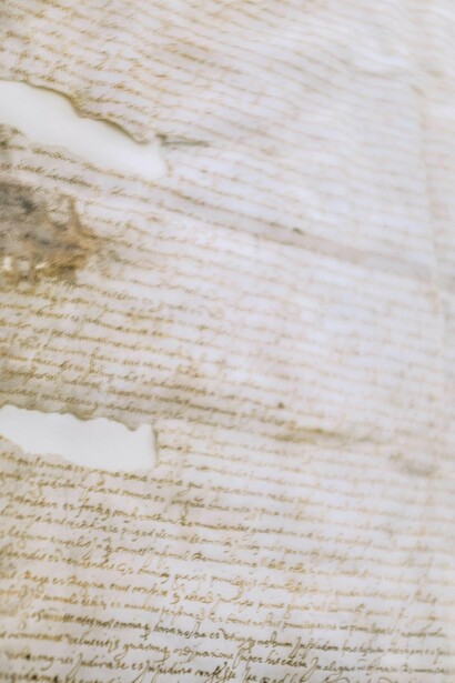 Como afirma el norteamericano Robert Darnton, "el historiador es una suerte de detective que reconstruye el pasado a partir de pistas para después construir una narrativa sobre eso"