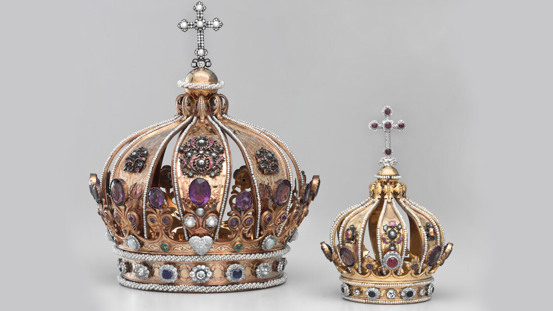 Crowns for Mary and the baby Jesus, made by Poussielgue-Rusand, Paris, around 1850/60. Einsiedeln Abbey, Sacristy of the Chapel of Grace. Photo: Swiss National Museum