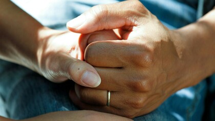 La vida en el hospital revela tanto la fortaleza como la vulnerabilidad humana