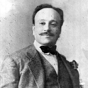 Ernesto Murolo, ante 1936. Fu uno dei maggiori autori della canzone napoletana classica, capace di trasformare il dialetto in una lingua poetica di straordinaria eleganza e musicalità