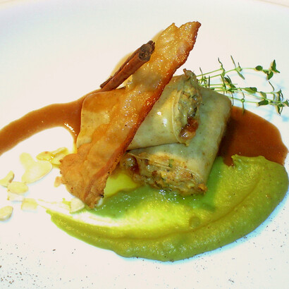 Roberto Dal Seno, Canelones con canela rellenos de gallina de Guinea y foie gras, puré de guisantes y tocino seco, 2009