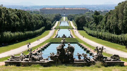 Vía fluvial del parque del Palacio Real de Caserta, Italia